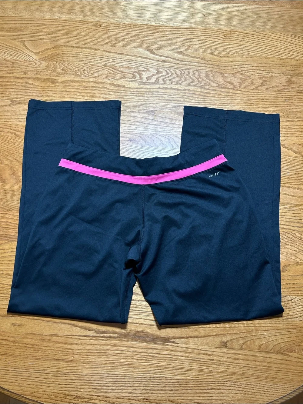 Women’s Nike Dri-Fit Yoga Pants Black with Pink Accents Size Large